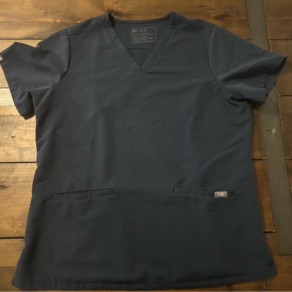 Figs Casma 3 Pocket Top - Dark Harbor